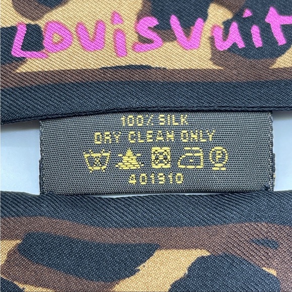 Louis Vuitton - Picture 3 of 10